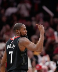 开云体育网站-杜兰特：问题出在投篮 我们有好的出手机会 但投篮手感实在糟糕