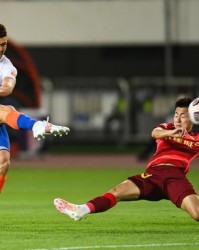 开云体育网站-两大巴西落寞豪门追求莫伊塞斯 先降薪再踢巴乙？