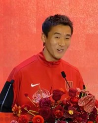 开云体育-当队长有点紧张，韦世豪致辞口误羞涩一笑：输了一起狂