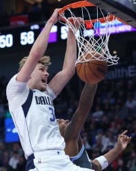 pulse-kaiyun.com-弗拉格满19岁后9场比赛数据：场均20.2分7.2板6.7助 三分42.9%