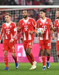 德甲-乌尔比希送礼 拜仁1-2奥格斯堡遭遇赛季首败